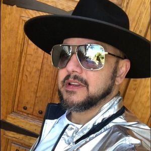 Meet your Posher, Jose